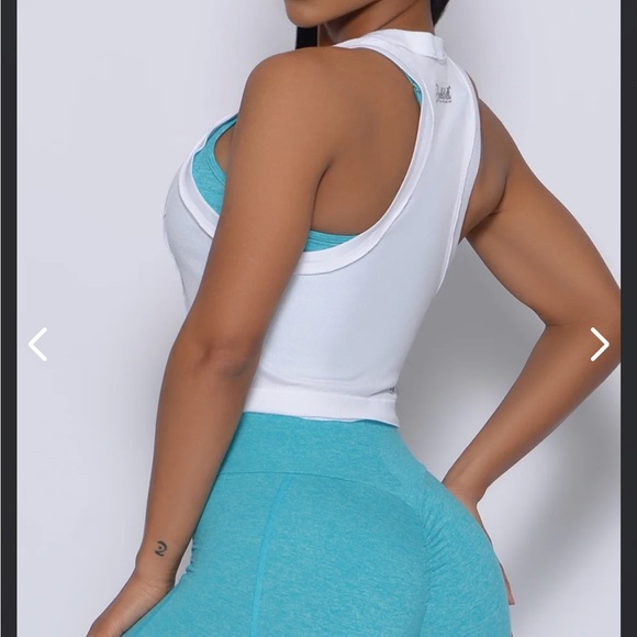 Bombshell Ribbed Crop Tank - Picture 3 of 6